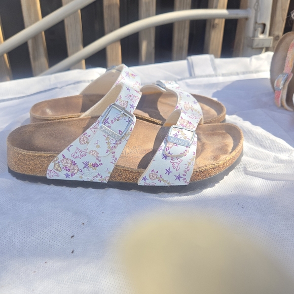 Birkenstock Floral Sandals - White and Pink - Picture 6 of 7